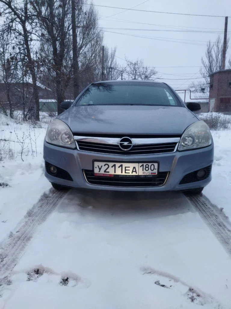Opel astra h, 1.6l, 2008г, пробег 193т км комплектация enjoy обслуживалась всегда вовремя хорошими, качественными запчастями. - усилитель руля - регулировка руля по высоте и по вылету - кондиционер - абс - бортовой компьюте - подушки безопасности: водитель, пассажир, боковые - эсп - электрорегулировка зеркал - крепление детского кресла (задний ряд) isofix - сигнализация starline с автозапуском 90% родного окраса. абсолютно классная и добротная машина. собственник. цена 525 000, торг у капота горловка, +79494804415 - фотография - 2