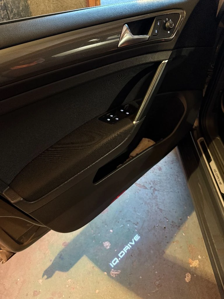 Volkswagen golf 7 (рестайлинг)1.6 tdi 2019 года из германии без пробега по рф цена: 2 000 000 руб. контактный телефон: ☎️+7 949 501 91 02☎️ пробег 232 000 км. коробка передач: механическая привод передний место осмотра: донецк автомобиль на рф учете автомобиль комплектации iq. drive оснащен автоматической парковкой, парктрониками 360, ассистентом контроля слепых зон, auto hold, системой start-stop, автоматический дальний свет, адаптивный круиз контроль, движение в полосе, экстренное торможение, проекция iq. drive, цифровая приборная панель, car play, подогрев сидений, датчики давления шин, хром пакет и т. д. автомобиль полностью в родной краске (включая бампера), очень экономичный, полностью обслужен (заменен комплект грм, помпа, ремень масляного насоса, сальник коленвала, ремень и ролик генератора, залит антифриз febi g13, масло двигателя motul, масло в коробке febi, поменяны все фильтра, поставлены проставки 2 см перед и зад, сделан развал схождения). экология на месте всё работает. - фотография - 14