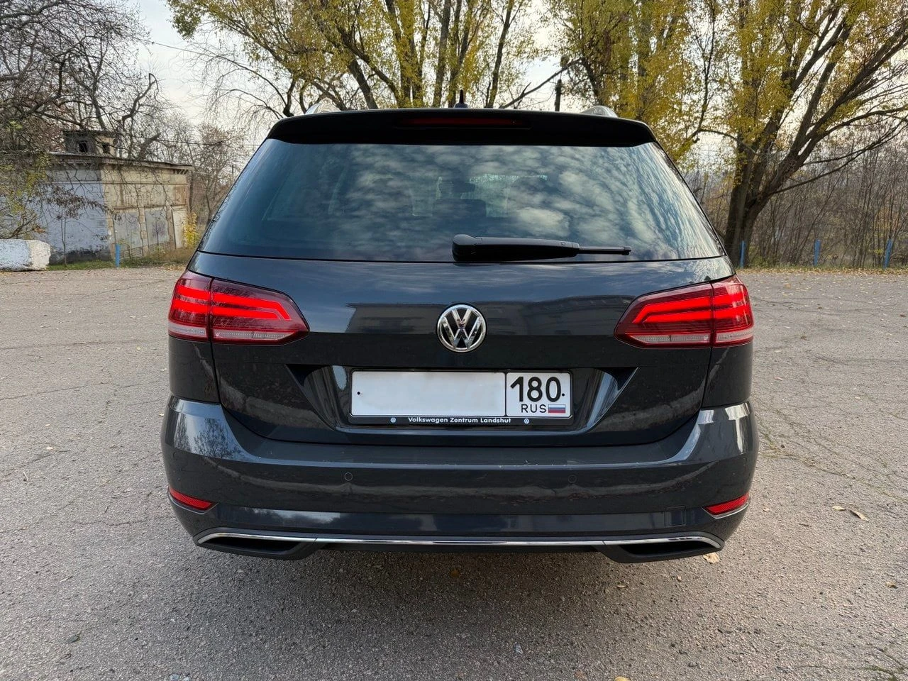 Volkswagen golf 7 (рестайлинг)1.6 tdi 2019 года из германии без пробега по рф цена: 2 000 000 руб. контактный телефон: ☎️+7 949 501 91 02☎️ пробег 232 000 км. коробка передач: механическая привод передний место осмотра: донецк автомобиль на рф учете автомобиль комплектации iq. drive оснащен автоматической парковкой, парктрониками 360, ассистентом контроля слепых зон, auto hold, системой start-stop, автоматический дальний свет, адаптивный круиз контроль, движение в полосе, экстренное торможение, проекция iq. drive, цифровая приборная панель, car play, подогрев сидений, датчики давления шин, хром пакет и т. д. автомобиль полностью в родной краске (включая бампера), очень экономичный, полностью обслужен (заменен комплект грм, помпа, ремень масляного насоса, сальник коленвала, ремень и ролик генератора, залит антифриз febi g13, масло двигателя motul, масло в коробке febi, поменяны все фильтра, поставлены проставки 2 см перед и зад, сделан развал схождения). экология на месте всё работает. - фотография - 6