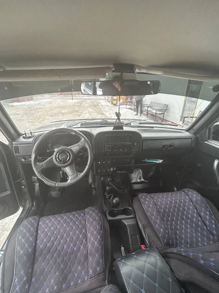 Продам полностью живую niva 2131 4x4, 2011 год, пробег 65 т. км! автомобиль в очень хорошем состоянии, без вложений! пробег оригинальный, автотека зелёная, там все видно. новый радиатор, стартер, генератор, радиатор печки. - гур, новая приборка с бортовым компьютером, свежие r15 диски и новая зимняя резина. - усиленные бампера, зеркала гранта, багажник на крышу, дополнительный свет в виде люстры и фонаря заднего хода на крыше. - свежая оптика в круг, освежался салон, новая торпеда и пластик в багажнике, подсветка в ноги всех 4 сидений, средняя музыка, сигнализация starline на 2 ключа и ещё много чего. в машину вложено очень много средств и времени! цена 570 000₽ торг по факту при встрече. машина в городе торез, все вопросы +79493904336 - фотография - 4