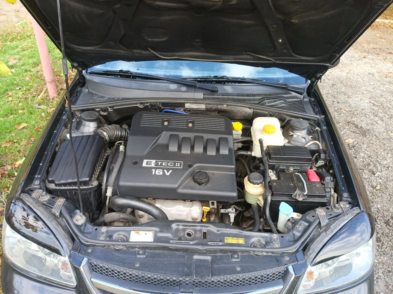 Продам lacetti 2008 г. в отличном для своих лет состоянии. пробег 232 т. км - честный. по технике без нареканий, вложений, в данный момент никаких не требует( масла, фильтра, грм и т. д. заменены ), ходовая на отлично, тормоза обслуженные. ржавчины нет; по кузову, в силу возраста, само собой имеются незначительные нюансы, не портящие вид. авто частично зашумлено. салон чистый и опрятный. в авто имеется: сигнализация starline,2 ключа, android магнитола с камерой заднего вида, регистратор с двумя камерами и т. д. больше фото по запросу. осмотр - город иловайск. собственник. продажа строго с переоформлением в мрэо. цена 715 т. р. , торг. обмен не интересует. тг -79920413550, феникс по запросу. - фотография - 8