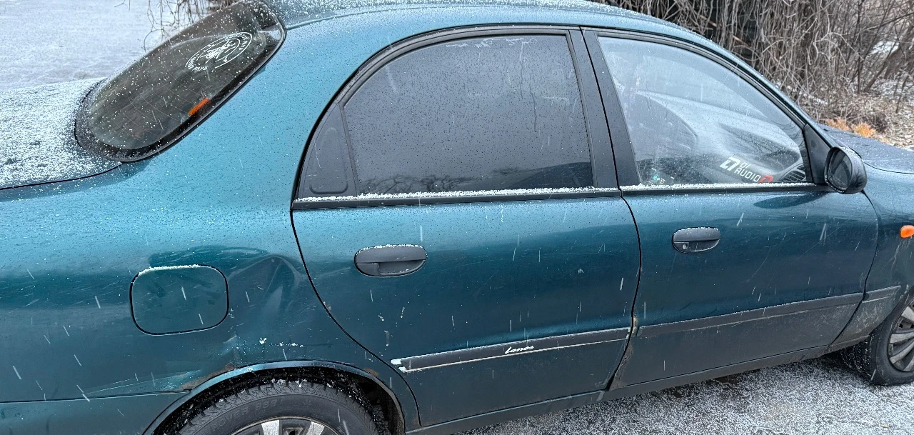 Daewoo lanos 💶 цена:100.000₽ 📮 город: макеевка 🚘 марка / модель: daewoo lanos 📅 год выпуска: 2007 📊 пробег: 392414 🔧 тип кпп: мкп 📝 описание: не плохой поджопник, сел поехал, новая проводка, колеса, есть простенькая музыка, возможен торг, обмен. требует не большой работы, времени заниматься нету. ☎ контактный телефон: +79490434570 - фотография - 4