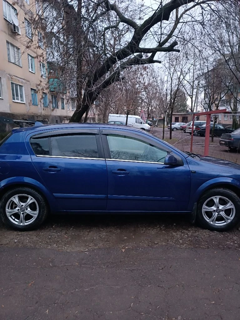 Опель астра н 2004 год. в отличном состоянии не считая пару косяков, двигатель 1.6 работает отлично, ходовая отличная, новая резина, все обсолютнно работает, заводится с пол оборота, приятный салон(редкий), машина делалась для себя, приятный цвет машины, машину делал для себя вложено много, музыка обычная, я хозяин любое переоформление. цена 450т. +79495723787 - фотография - 11