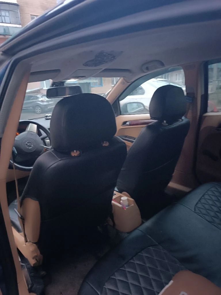 Опель астра н 2004 год. в отличном состоянии не считая пару косяков, двигатель 1.6 работает отлично, ходовая отличная, новая резина, все обсолютнно работает, заводится с пол оборота, приятный салон(редкий), машина делалась для себя, приятный цвет машины, машину делал для себя вложено много, музыка обычная, я хозяин любое переоформление. цена 450т. +79495723787 - фотография - 9