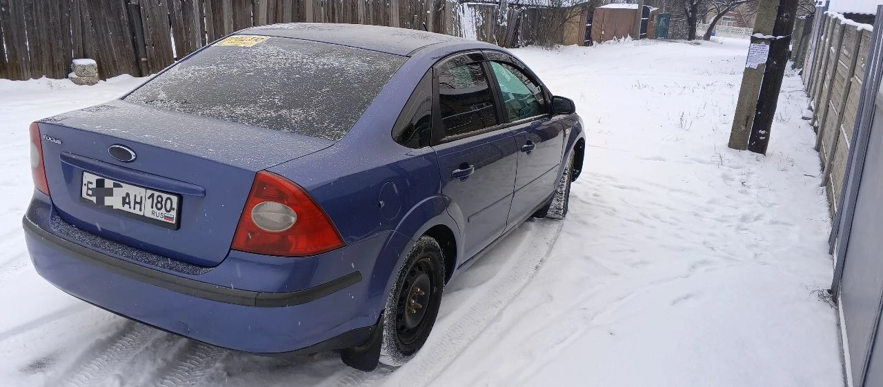 Продам ford focus 2 2006 года. объём двигателя 1.8 (125 л. с. ) бензин 262500 пробег 2 комплекта резины. двигатель не дымит, не троит. ходовая не гремит, не стучит, никуда не тянет! по электрике все работает все исправно, подогревы сидений работают, элек. зеркала, 2 стеклоподъемника. андроид экран, хорошее звучание музыки. документы кристально чистые, без запретов, без штрафов, переоформление без проблем. цена: 530 000. торг. г. горловка вопросы по телефону: +79493286625 (теграмм, макс). - фотография - 4