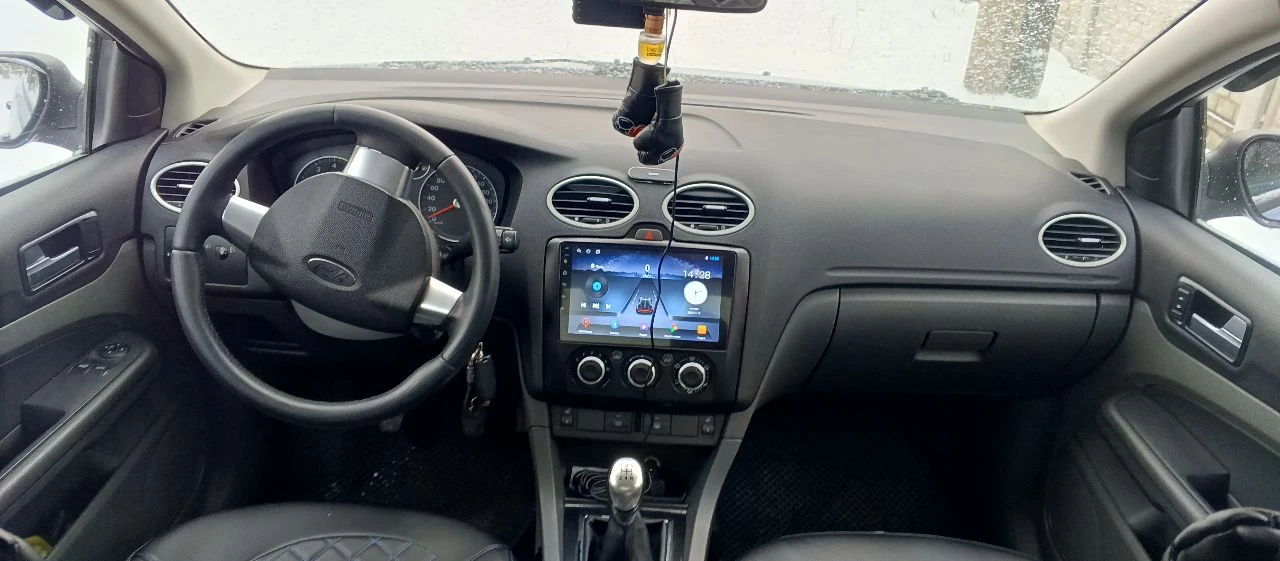 Продам ford focus 2 2006 года. объём двигателя 1.8 (125 л. с. ) бензин 262500 пробег 2 комплекта резины. двигатель не дымит, не троит. ходовая не гремит, не стучит, никуда не тянет! по электрике все работает все исправно, подогревы сидений работают, элек. зеркала, 2 стеклоподъемника. андроид экран, хорошее звучание музыки. документы кристально чистые, без запретов, без штрафов, переоформление без проблем. цена: 530 000. торг. г. горловка вопросы по телефону: +79493286625 (теграмм, макс). - фотография - 7