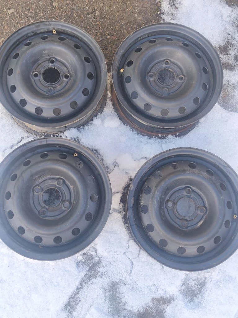 Продам 4 диска r13 на ланос. цена 3тыс за 4 диска. осмотр в горловке. тел +7949 302 6998 - фотография