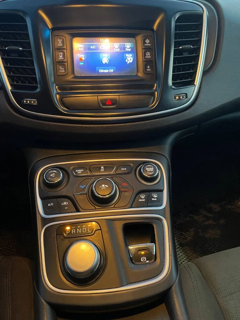 Продам chrysler 200,2015 год. мотор 2.4, 184 л. с. акпп 9-ти ступенчатая. с родным пробегом 122 тыс. без вложений совершенно, мотор шепчит, переключение акпп не слышно вообще. очень комфортный и динамичный автомобиль в котором работает все что есть, каждая кнопочная, функция. лкп идеал, салон на отлично. диски r18,клиренс как у небольшого паркетника. огромнейший багажник с откидными спинками заднего дивана и продолжением в салон, печка дует кипятком, кондёр морозит как погода на крещение. тормозные блины и колодки в круг новые, масло в двигатель и акпп недавно заменено, само собой с фильтрами. лобаш в идеале! цена 1300000 руб. возможен торг строго возле автомобиля тел. +79494132909 г. енакиево - фотография - 10