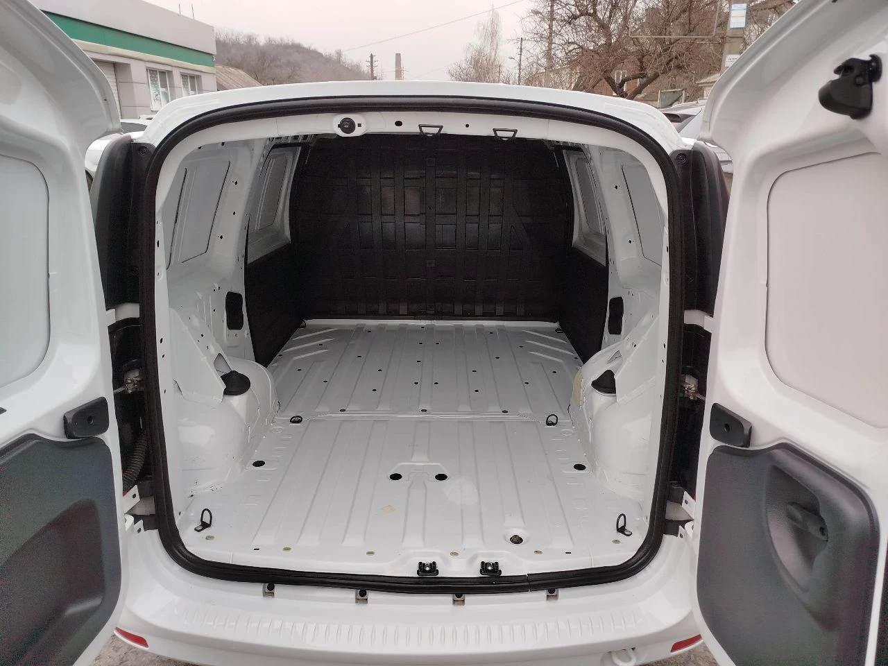 Lada largus отличное состояние, кондиционер, подогрев зеркал и сидений, электро регулировка зеркал, стеклоподъёмники, оригинальный пробег, новая зимняя резина, сигнализация star line. цена 1.1 млн. рассмотрю обмен на газель next рефрижератор. - фотография - 5