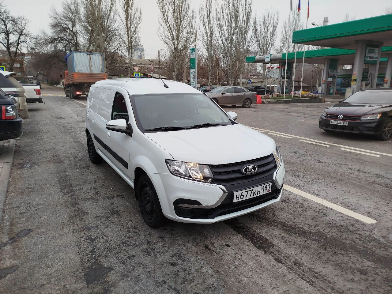 Lada largus отличное состояние, кондиционер, подогрев зеркал и сидений, электро регулировка зеркал, стеклоподъёмники, оригинальный пробег, новая зимняя резина, сигнализация star line. цена 1.1 млн. рассмотрю обмен на газель next рефрижератор. - фотография - 2