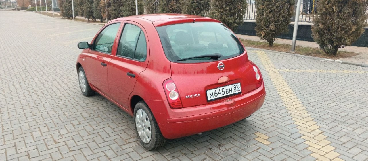 Ниссан микра 2005г. 137000 пробег, 1.2 на 88 л. с., мкпп по технике всё в отличном состоянии вся в родной краске кроме капота по документам всё отлично без ограничений и запретов 550000р. - фотография - 4