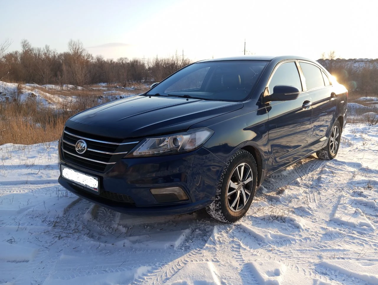Продам lifan solano 2, 2017г. 1.5 бензин, пробег: 204т. в хорошем состоянии, дно, пороги все целое. двигатель шепчет отлично, кпп подвеска все ок! вобщем сел и поехал! кож. салон, гур, airbag, эл/стекла-зеркала, подогрев сидений, кондиционер, штат. магнитола и т. д. документы в порядке: стс, птс, дкп. ц: 390.000р. енакиево. +79493652755. - фотография - 3