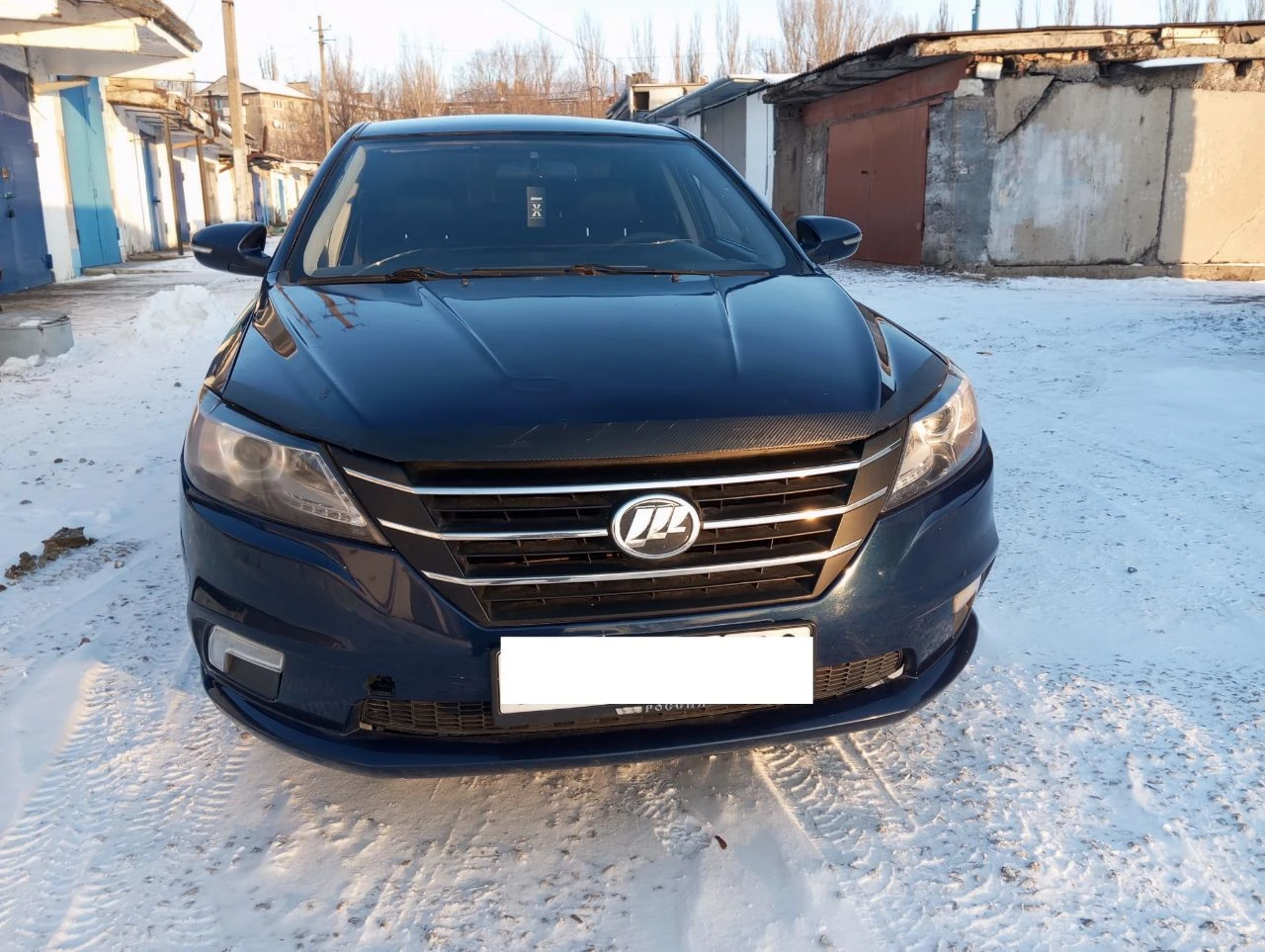 Продам lifan solano 2, 2017г. 1.5 бензин, пробег: 204т. в хорошем состоянии, дно, пороги все целое. двигатель шепчет отлично, кпп подвеска все ок! вобщем сел и поехал! кож. салон, гур, airbag, эл/стекла-зеркала, подогрев сидений, кондиционер, штат. магнитола и т. д. документы в порядке: стс, птс, дкп. ц: 390.000р. енакиево. +79493652755. - фотография - 2