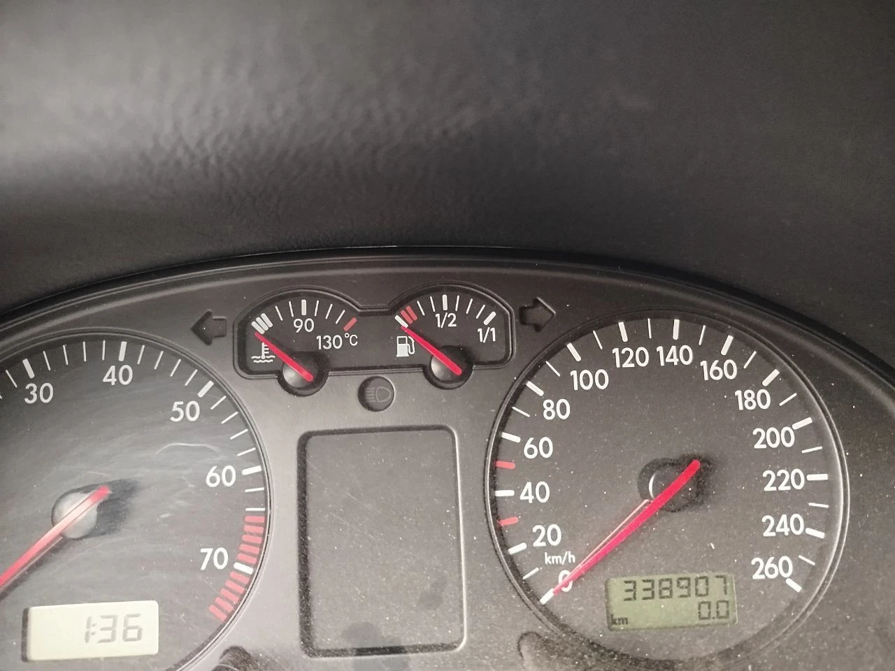 Volkswagen passat b5 1.6 8 клапонный (ahl) кузов без дтп, автомобиль местный, не гнилой. двигатель самый простой, без турбины, работает ровно, не дымит (масло не жрёт). комплектация: 4 эсп, климат контроль, abs. авто территориально в г. горловка. тел. : +79493139993 - фотография - 10