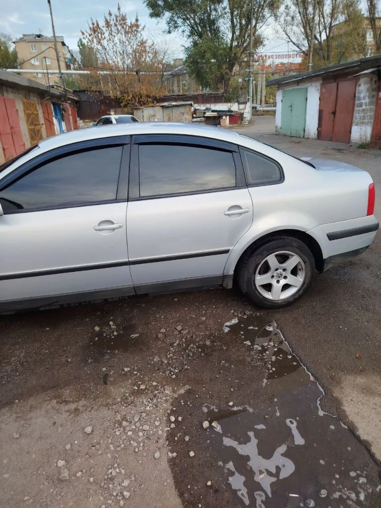 Volkswagen passat b5 1.6 8 клапонный (ahl) кузов без дтп, автомобиль местный, не гнилой. двигатель самый простой, без турбины, работает ровно, не дымит (масло не жрёт). комплектация: 4 эсп, климат контроль, abs. авто территориально в г. горловка. тел. : +79493139993 - фотография - 3