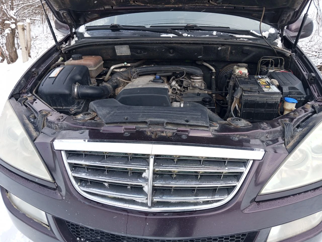 Продам корейский рамник ssang yong kyron 2008г. 2.3 бензин, механика, пробег: 270т. в хорошем состоянии, в родном окрасе, стекла оригинал. не гнилой не ржавый, рама целая. двигатель, кпп, подвеска все в норме, сел и поехал. гур, airbag, эл/стекла-зеркала, подогрев сидений, кондиционер, отличная музыка и т. д. документы в порядке. цена низ рынка 550.000р. енакиево. +79493652755. - фотография - 9