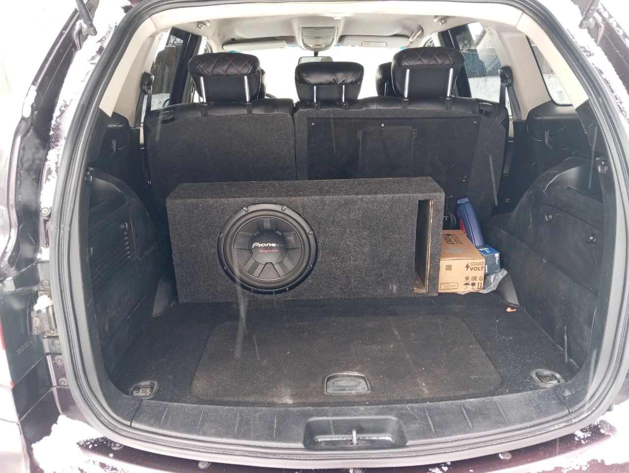 Продам корейский рамник ssang yong kyron 2008г. 2.3 бензин, механика, пробег: 270т. в хорошем состоянии, в родном окрасе, стекла оригинал. не гнилой не ржавый, рама целая. двигатель, кпп, подвеска все в норме, сел и поехал. гур, airbag, эл/стекла-зеркала, подогрев сидений, кондиционер, отличная музыка и т. д. документы в порядке. цена низ рынка 550.000р. енакиево. +79493652755. - фотография - 8