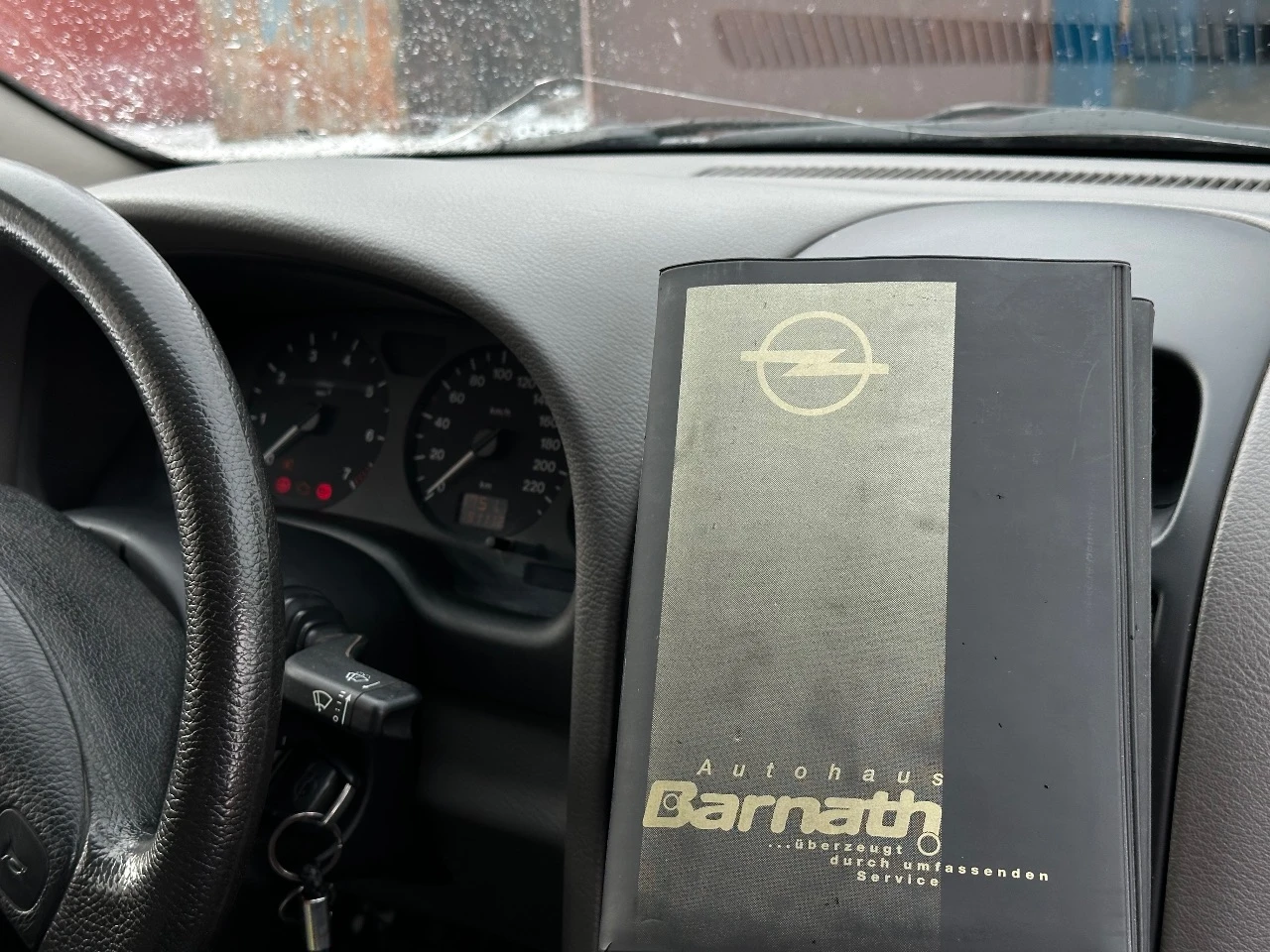 📍харцызск 🏎️opel astra g 2000 г. 1.6 мт ☑️191.000 оригинального пробега(по большей части трассовый) я собственник, автомобиль в 2021 году был пригнан из германии с пробегом 65.000 км( есть полная история обслуживания с момента выпуска), с тех пор находится в одних руках. полностью рабочий автомобиль, без проблем по технической части, полностью в заводском окрасе, есть возрастные моменты по кузову. кондиционер холодит, печка дует, 2 комплекта ключей. стоит неплохая музыка с активным сабвуфером piranha 12а. документы в полном порядке. 💸цена: 430.000( хороший торг у капота) ☎️+79498020210☎️ - фотография - 8