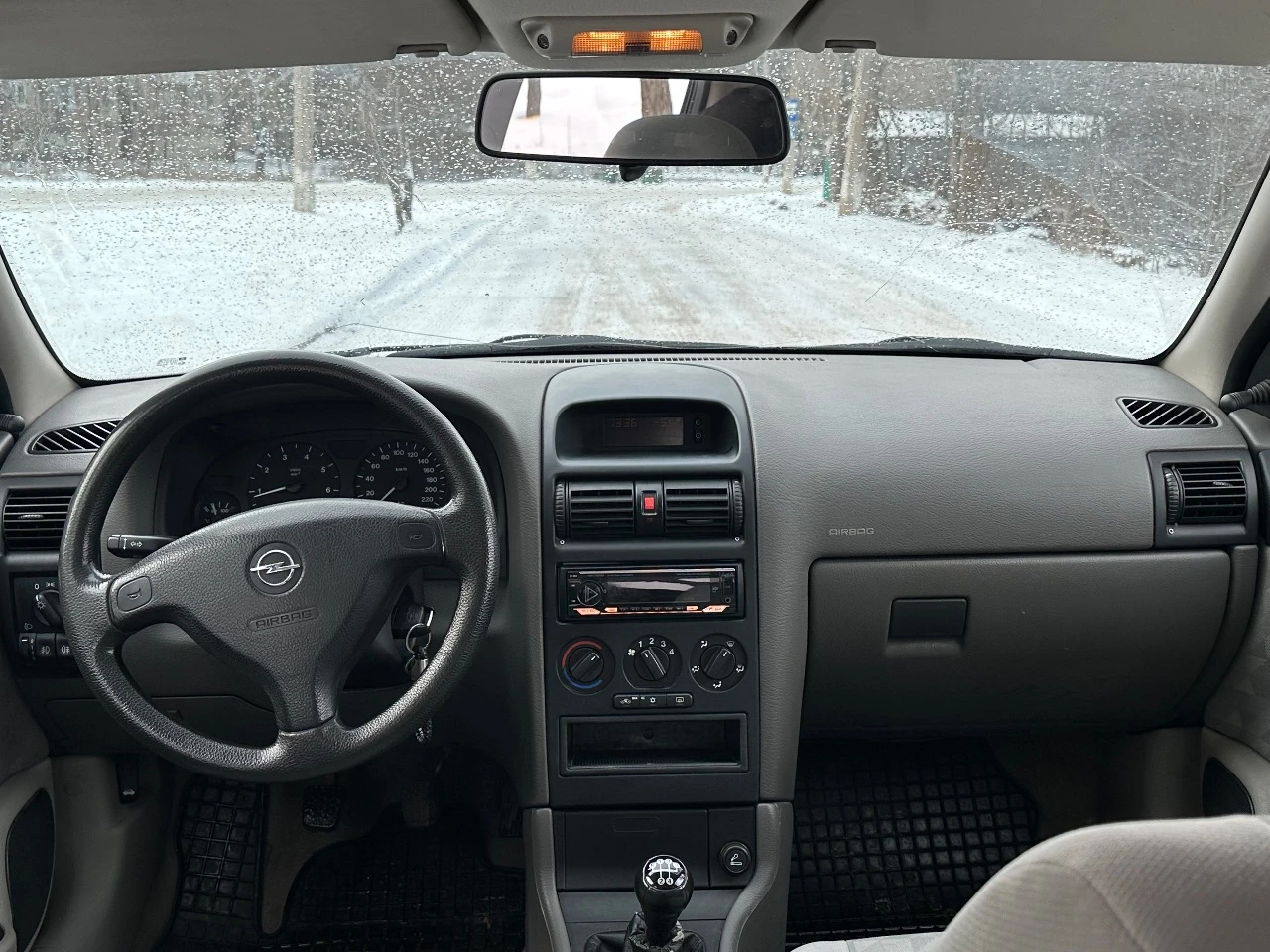 📍харцызск 🏎️opel astra g 2000 г. 1.6 мт ☑️191.000 оригинального пробега(по большей части трассовый) я собственник, автомобиль в 2021 году был пригнан из германии с пробегом 65.000 км( есть полная история обслуживания с момента выпуска), с тех пор находится в одних руках. полностью рабочий автомобиль, без проблем по технической части, полностью в заводском окрасе, есть возрастные моменты по кузову. кондиционер холодит, печка дует, 2 комплекта ключей. стоит неплохая музыка с активным сабвуфером piranha 12а. документы в полном порядке. 💸цена: 430.000( хороший торг у капота) ☎️+79498020210☎️ - фотография - 4