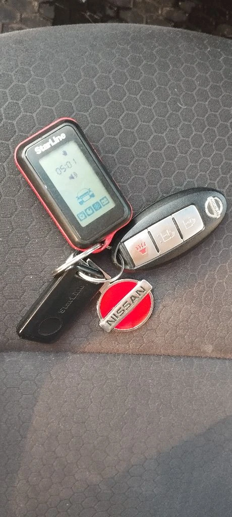 Nissan juke 2016 год, рестайлинг. мотор 1.6 турбо,190 л. сил. полный привод( подключаемый, авто, и только передний) пробег 115 000 км. машина в отличном состоянии. стоит надежный вариатор, ресурс большой лёд фары перед и зад. в линзах ксенон, освещение отличное. установлена андроид магнитола, улучшена музыка бесключевой доступ, старт-стоп, камера заднего хода, люк, серворуль, сигнализация с автозапуском и управлением с приложения на телефоне, климат контроль. ... один хозяин. пробег родной. донецк. цена 1 340 000💥💥 рублей торг возможен обмен. .. +79494596510 - фотография - 8