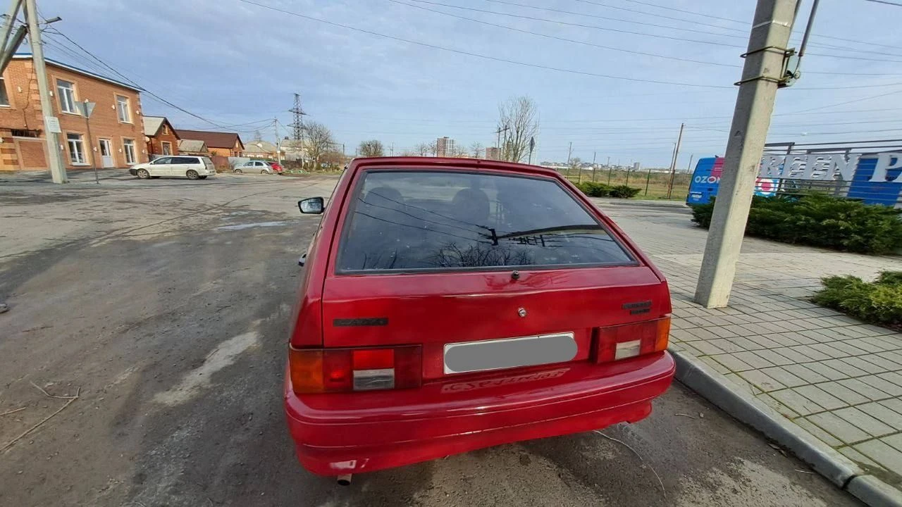 Продам ваз 2114, 2005 г. , 1.5 л. бодрая цена 220 тыс. руб. в хорошем состоянии. документы чистые, без штрафов, запретов, ограничений. дкп, стс, птс на руках. по технике отлично все. мотор работает тихо, коробка без нареканий, не выбивает, не хрустит. кузов ровный, без рыжиков. электрика исправна. 2 эл. стеклоподъёмника. печка греет. дно, пороги, стаканы, целые. музыка играет. гранта зеркала с повторителями. салон ухожен. резина зима. автомобиль на полном ходу. макеевка, шахтерск +79496306865 - фотография - 2