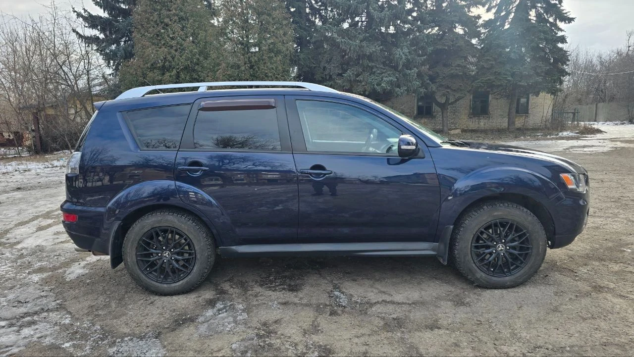 🚗 mitsubishi outlander xl в продаже надежный кроссовер для города и бездорожья! 🚗 🔥 2010 год выпуска 🔧 двигатель 2.4 бензин — проверенный и выносливый 🛞 полный привод — уверенность на любом покрытии 📊 пробег: 197 000 км ✅ техническое состояние отличное двигатель, коробка, ходовая и кузов — без нареканий все опции работают исправно установлена современная 2din магнитола teyes pro 🔧 автомобиль полностью обслужен 🚫 вложений не требует — сел и поехал 📑 документы в полном порядке 📹 видео авто — по запросу! 💰 цена: 1 160 000 ₽ ⚡️ 🔄 рассмотрю варианты обмена 📍 осмотр: красный луч / петровское 📞 дополнительная информация по телефону: ☎️ +7 959 238 87 13 (telegram) ☎️ +7 959 266 92 40 (telegram) - фотография - 7