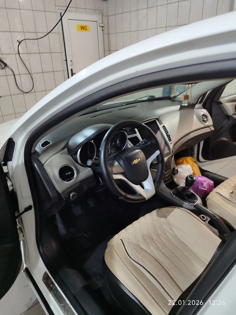 Продам шевроле круз. состояние хорошее. есть мелкие недочёты. на езду не влияет. - фотография - 3