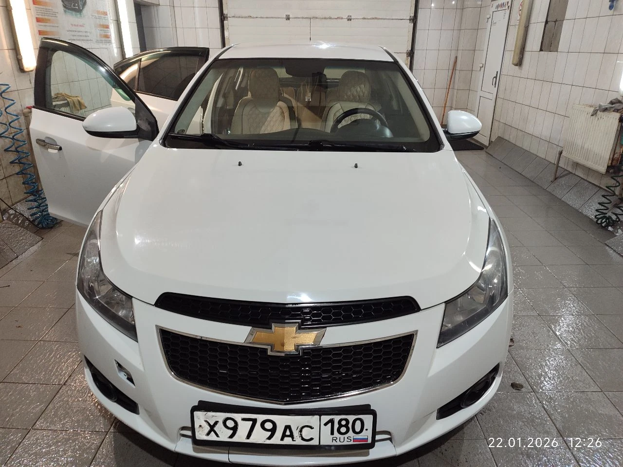 Продам шевроле круз. состояние хорошее. есть мелкие недочёты. на езду не влияет. - фотография