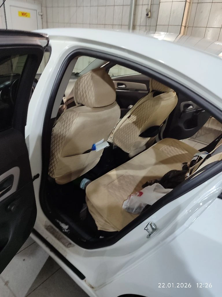 Продам шевроле круз. состояние хорошее. есть мелкие недочёты. на езду не влияет. - фотография - 5