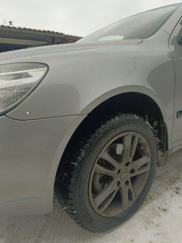 Продам шкоду октавия а5. 2012г. в идеальном состоянии. я хозяин. двигатель1.8 tsi акпп айсин 6-ступ. 152 л. с. пробег 156 тыс. км. мотор, коробка, ходовая все обслужено. опции: подогрев передних сидений, 2х зонный климат контроль, круиз контроль, адаптивный свет, хор. музыка, сигнализация, задний парктроник.2 ключа, 2 комплекта резины, чехлы кожа, сиденья целые под чехлами, установлена защита двигателя, титаны r16. цена 1250000тыс. +торг. другая информация по тел:+79495001387 - фотография - 7