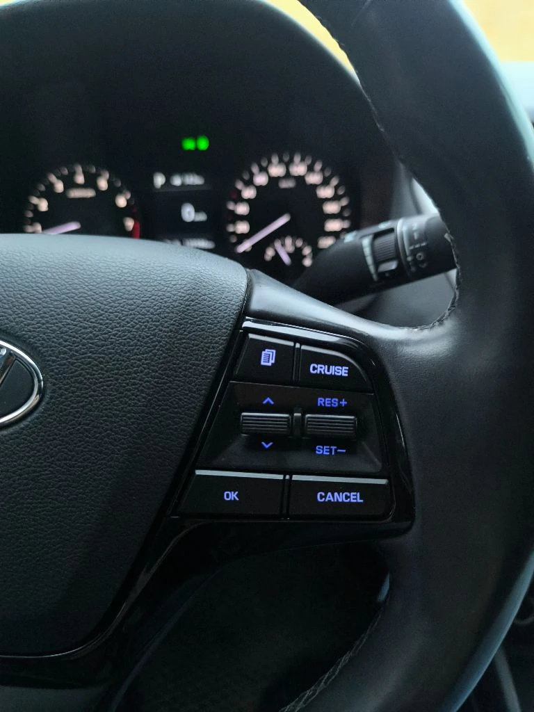 Продам hyundai solaris 2018 год выпуска двигатель 1.6 бензин пробег 139 000 км автоматическая кпп 6ст комплектация: светодиодные ходовые огни, светодиодные задние фонари, противотуманные фары, подогрев: лобового стекла(полный), всех сидений, руля, зеркал. климат контроль, круиз контроль, датчик света, атермальное остекление, мультируль, кожаный руль, регулировка руля, бортовой компьютер, цветной дисплей на приборе, датчики давления шин, эра-глонасс, esp, подсветка поворота, задние парктроник, автозапуск. ✅заводской окрас ✅без дтп ✅зелёная автотека ✅родной подтвержденный пробег ✅сервисная книжка ✅полный комплект ключей надёжный, экономичный авто в классной комплектации! готов к любым проверкам! цена 1 350 000р. тел. +74943526414 - фотография - 8