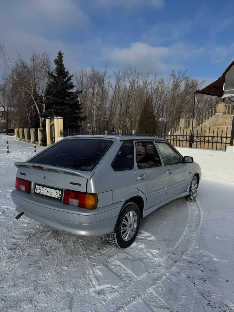 💥 ваз 2114 2005 года 💥 🚗 цена: 225,000 рублей. торг приветствуется! ✅ год выпуска: 2005 ✅ двигатель 1.5: работает отлично ✅ кпп: в идеальном состоянии ✅ ходовая часть: без стуков, возложений не требует от слова совсем. ✅ электрика: полностью исправна. работает всё что должно работать. ✅ отопление: печка работает на отлично. ✅ кузов: в идеальном состоянии, варить красить не нужно. ✅ салон: хорошем состоянии. ✅ резина зимняя, новая ! автомобиль к зиме готов полностью. ✅ документы: возможен любой вид переоформления 📍 город: донецк 📞 звоните: +79493954484 - фотография - 3