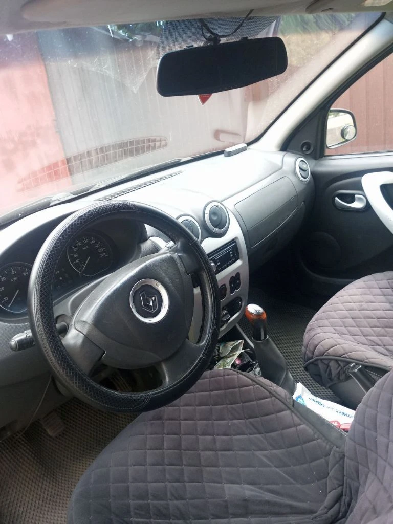 Продам авто в нормальном состоянии, реальному покупателю торг у капота телефон+79493398779;+79490637572 - фотография - 7