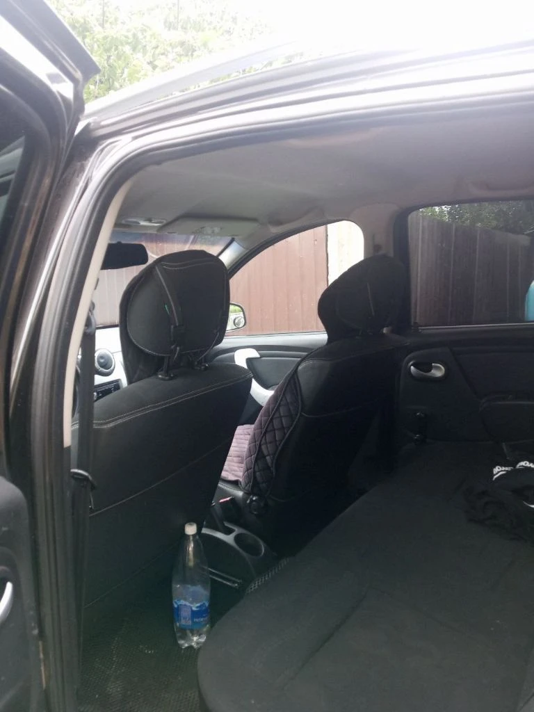 Продам авто в нормальном состоянии, реальному покупателю торг у капота телефон+79493398779;+79490637572 - фотография - 8