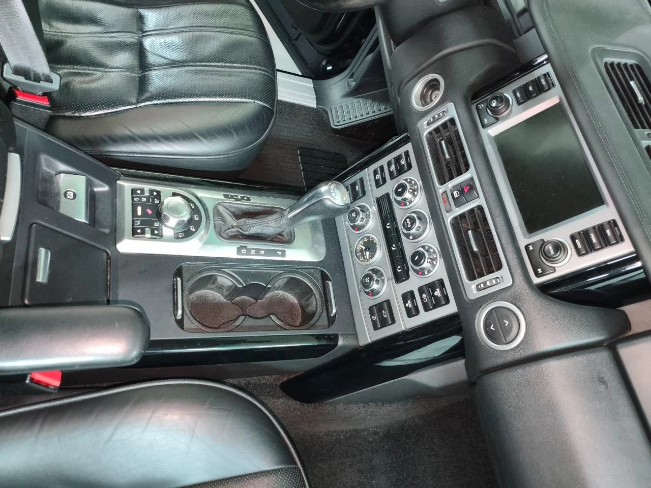 Продается авто марки land rover модель range rover 2009г. выпуска - авто с абсолютно зелёной автотекой, имеющий по птс 3 владельца. автомобили с такой историей, дожившие до наших дней, большая редкость. машина находится в донецке по адресу: ул. артема, 120а. звонить по номеру: +79498446064, дмитрий. - фотография - 10