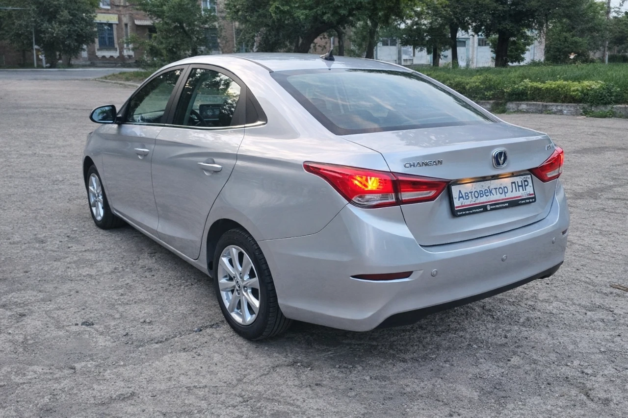 🔥 цена снижена! всего 1 220 000 ₽ 🔥 🚗 новый changan alsvin — максимум комфорта по цене гранты! китайский аналог hyundai solaris и kia rio прямой конкурент lada vesta 💥 современный дизайн 💥 экономичный и надежный двигатель 💥 комфортный салон 💥 отличная управляемость в городе 👉 новый автомобиль по цене бюджетного! 👉 идеальный вариант для города и семьи ⏳ количество авто по сниженной цене ограничено! 📞 звоните прямо сейчас: +7 959 266 92 40 - фотография - 5