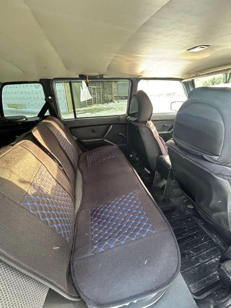 Продам полностью живую niva 2131 4x4, 2011 год, пробег 65 т. км! автомобиль в очень хорошем состоянии, без вложений! пробег оригинальный, автотека зелёная, там все видно. новый радиатор, стартер, генератор, радиатор печки. - гур, новая приборка с бортовым компьютером, свежие r15 диски и новая зимняя резина. - усиленные бампера, зеркала гранта, багажник на крышу, дополнительный свет в виде люстры и фонаря заднего хода на крыше. - свежая оптика в круг, освежался салон, новая торпеда и пластик в багажнике, подсветка в ноги всех 4 сидений, средняя музыка, сигнализация starline на 2 ключа и ещё много чего. в машину вложено очень много средств и времени! цена 550 000₽, торг есть. машина в городе торез, все вопросы +79493904336 - фотография - 6