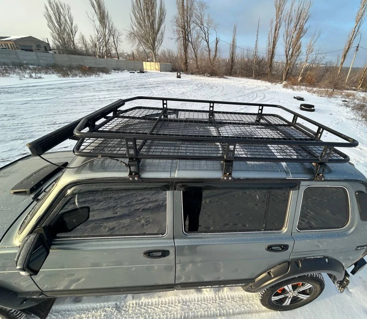 Продам полностью живую niva 2131 4x4, 2011 год, пробег 65 т. км! автомобиль в очень хорошем состоянии, без вложений! пробег оригинальный, автотека зелёная, там все видно. новый радиатор, стартер, генератор, радиатор печки. - гур, новая приборка с бортовым компьютером, свежие r15 диски и новая зимняя резина. - усиленные бампера, зеркала гранта, багажник на крышу, дополнительный свет в виде люстры и фонаря заднего хода на крыше. - свежая оптика в круг, освежался салон, новая торпеда и пластик в багажнике, подсветка в ноги всех 4 сидений, средняя музыка, сигнализация starline на 2 ключа и ещё много чего. в машину вложено очень много средств и времени! цена 550 000₽, торг есть. машина в городе торез, все вопросы +79493904336 - фотография - 8