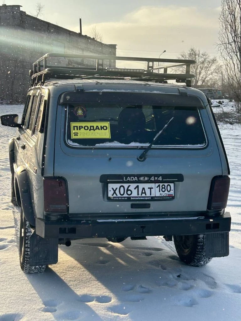 Продам полностью живую niva 2131 4x4, 2011 год, пробег 65 т. км! автомобиль в очень хорошем состоянии, без вложений! пробег оригинальный, автотека зелёная, там все видно. новый радиатор, стартер, генератор, радиатор печки. - гур, новая приборка с бортовым компьютером, свежие r15 диски и новая зимняя резина. - усиленные бампера, зеркала гранта, багажник на крышу, дополнительный свет в виде люстры и фонаря заднего хода на крыше. - свежая оптика в круг, освежался салон, новая торпеда и пластик в багажнике, подсветка в ноги всех 4 сидений, средняя музыка, сигнализация starline на 2 ключа и ещё много чего. в машину вложено очень много средств и времени! цена 550 000₽, торг есть. машина в городе торез, все вопросы +79493904336 - фотография - 3