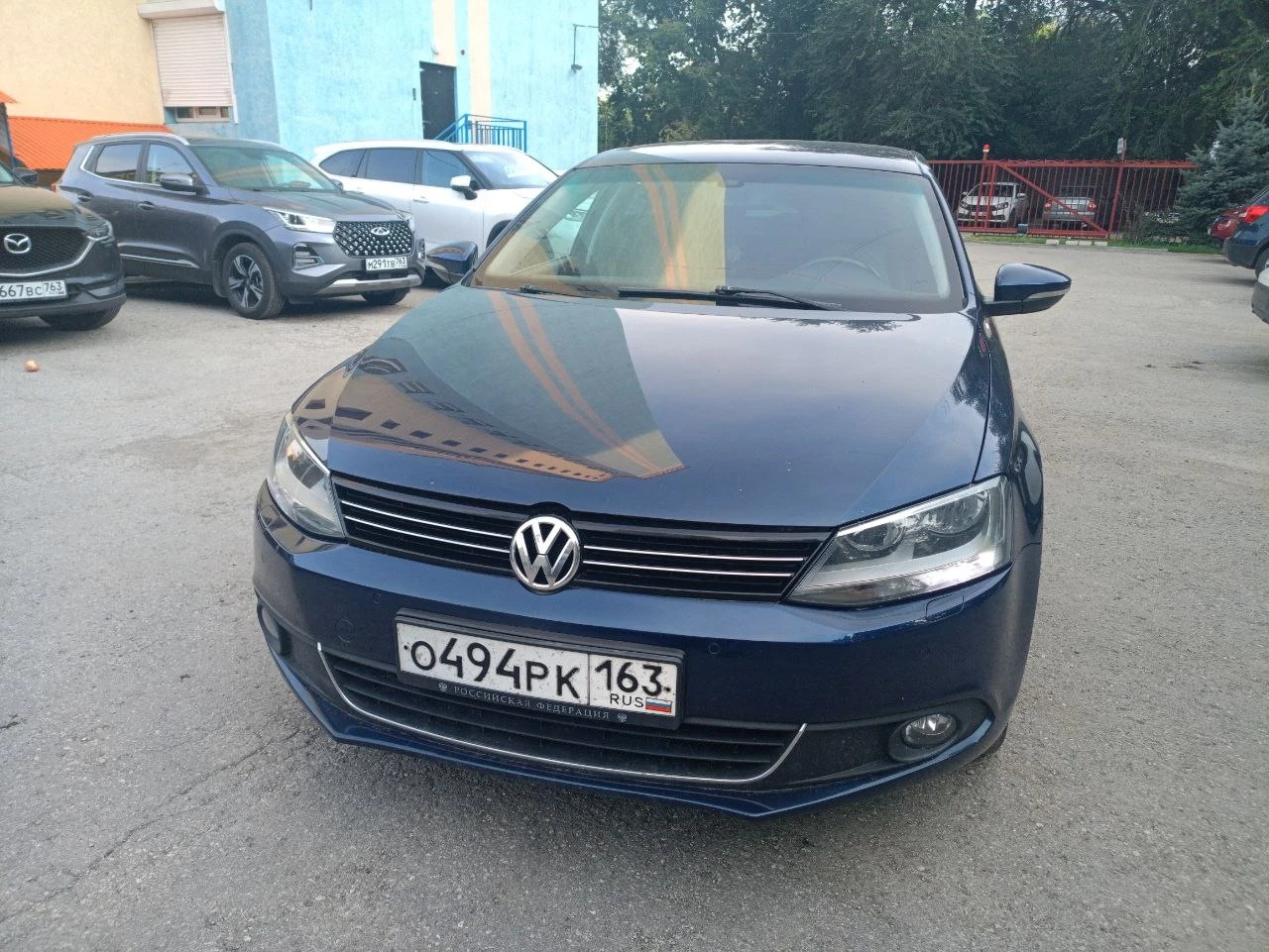 Фольксваген джетта 6 1.4 150л/с авто в родном окрасе кроме арок и одного порога, убирал рыжики 2 года назад пробег 235тыс двигатель после кап ремонта проехал 20 тыс, не дымит масло не кушает работает ровно коробка без пинков и дерганий цена 850 тыс торг связь тг @kazax900 - фотография - 9