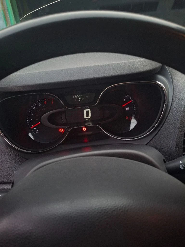 Продам renault kaptur 2017 г. выпуска мотор 2.0 бензин 115000км. пробег родной любые проверки механическая коробка передач, автомобиль вложений не требует я хозяин коробка работает идеально мотор работает без каких-либо нареканий кузов в отличном состоянии не ржавый не гнилой также по ходовой части без нареканий ничего не стучит не гремит без дтп в автомобиле есть всё необходимое для комфортной и удобной езды кондиционер заправлен холодит по комплектации мультируль старт стоп без ключевой доступ четыре стеклоподъемника эль-регулировка зеркал подогрев сидений подогрев всех стёкл датчик света, датчик дождя. автомобиль находится в г. шахтерск звоните в любое время +79493270425 цена 1400000руб. торг - фотография - 5