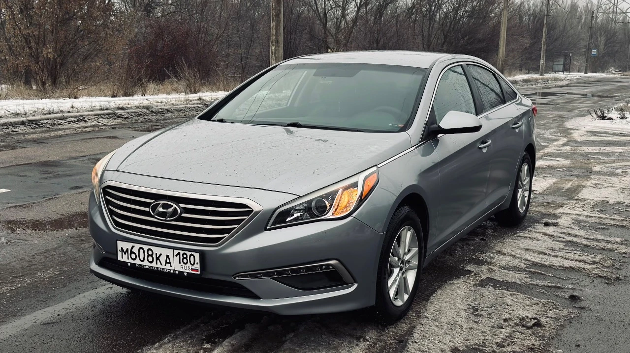 Продажа от собственника! продается пока в продаже интересующий меня автомобиль 🚀 hyundai sonata 2014 года выпуска. ✔ один хозяин по птс, все то по регламенту. чеки о проведенных работах на руках. ✔ двигатель и коробка передач работают безупречно, как часы. никаких проблем. ✔ лкп в хорошем состоянии, без скрытых повреждений и ржавчины. салон чистый, ухоженный, без потертостей и запахов. ✔ комплектация: кондиционер, обогрев боковых зеркал, мультимедиа с apple carplay/android auto, камера заднего вида, датчики давления шин. vin: 5npe24af7fh080404 · год выпуска: сентябрь 2014 года · пробег: 121 тыс миль · двигатель: 2.4 л (188 л. с.), бензин · кпп: автомат · привод: передний · цвет: серый хамелеон · цена: 1 550 000 руб. жду вашего звонка! серьезным покупателям — осмотр на любом сто по вашему желанию. номер для связи +79493254376 ( телеграм, феникс) территориально г. донецк, днр - фотография - 2