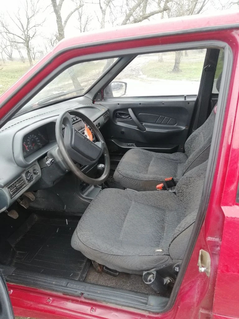 Продам ваз 2114, 2005 г. , 1.5 л. бодрая цена 205 тыс. руб. торг в хорошем состоянии. документы чистые, без штрафов, запретов, ограничений. дкп, стс, птс на руках. по технике отлично все. мотор работает тихо, коробка без нареканий, не выбивает, не хрустит. кузов ровный, без рыжиков. электрика исправна. 2 эл. стеклоподъёмника. печка греет. дно, пороги, стаканы, целые. музыка играет. гранта зеркала с повторителями. салон ухожен. резина зима r14. автомобиль на полном ходу. макеевка, шахтерск +79496306865 - фотография - 9