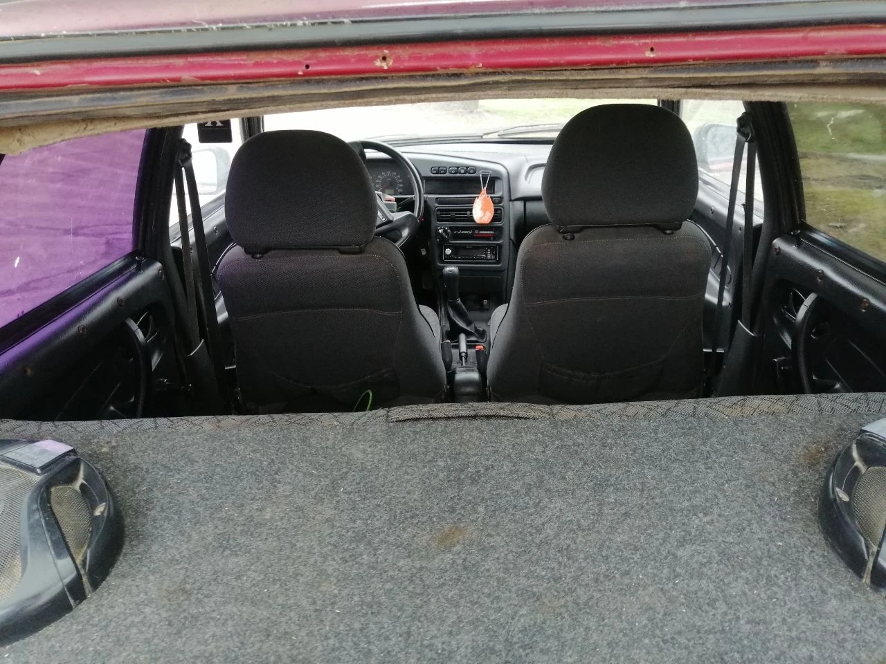 Продам ваз 2114, 2005 г. , 1.5 л. бодрая цена 205 тыс. руб. торг в хорошем состоянии. документы чистые, без штрафов, запретов, ограничений. дкп, стс, птс на руках. по технике отлично все. мотор работает тихо, коробка без нареканий, не выбивает, не хрустит. кузов ровный, без рыжиков. электрика исправна. 2 эл. стеклоподъёмника. печка греет. дно, пороги, стаканы, целые. музыка играет. гранта зеркала с повторителями. салон ухожен. резина зима r14. автомобиль на полном ходу. макеевка, шахтерск +79496306865 - фотография - 10