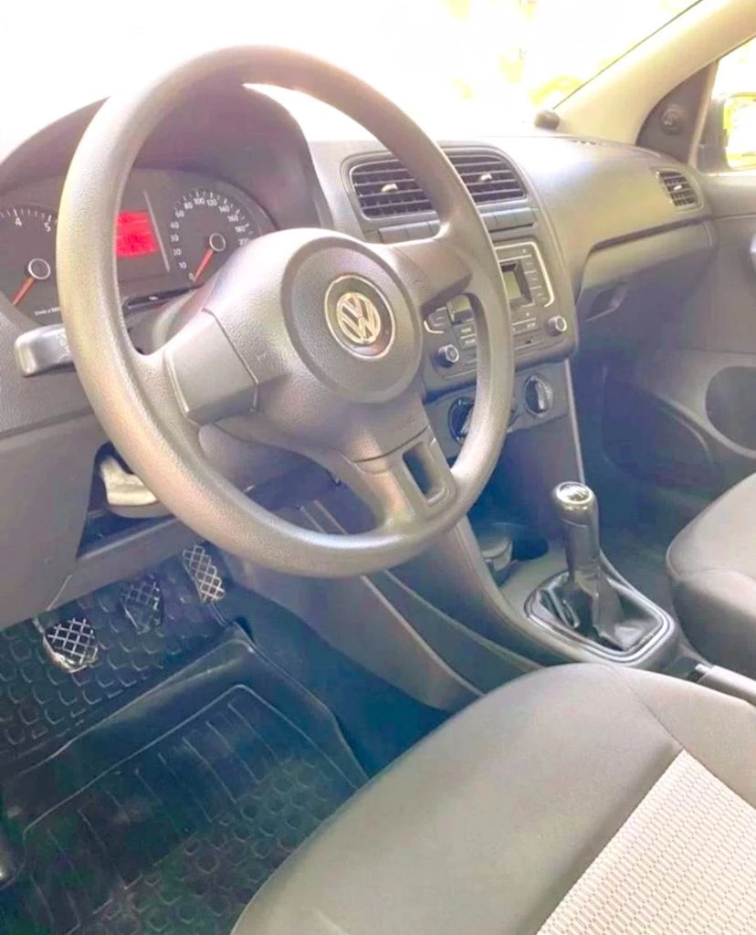 Двигатель 1.6 самый надежный и не убиваемый в линейке volkswagen, масло не ест ни грамма меняю каждые 6 тыс км, не экономлю на автомобиле. кпп механика простая и надёжная все передачи включаются мягко, двумя пальцами, каждые 30тыс. меняю масло в кпп. по электрике работает каждая кнопочка. кузов весь в родном окрасе, ни в одном дтп не участвовала! всё остекление оригинальное включая лобовое. пробег 220 000 км. родной100% комплектация: микролифт сиденья подогрев зеркал 4 эл. стеклоподъемника регулировка руля обогрев заднего стекла ориг. легкосплавные диски 2 комплекта резины на дисках 2 ключа, сигнализация с обратной связью. магнитола с шестью динамиками, aux, usb, bluetooth. от автомобиля не избавляюсь, любой вид переоформления цена: 699 000р. 📞 город и телефон: макеевка +7949 384 7200 - фотография - 8