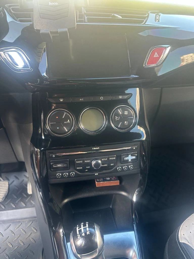 Ситроен ds3 хетчбек 2011г. , 1.6 дизель, механика 5мт, 116л. с. авто в хорошем состоянии, расходники все поменяны. климат, обогрев передних сидений, датчик дождя и света, парктроники, хорошая музыка, кожаный салон. очень экономичный и быстрый автомобиль. +7 949 385 14 76 - фотография - 5