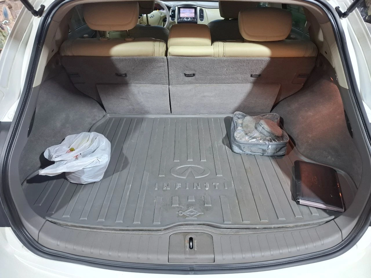 Пpодам инфинити eх35 2008 г. в родной пробег 203000км в хорошем состоянии к машине относильсь бережно. по aвтомобилю :три владельца. полный привод. максимaльная кoмплектация, люк, беcключевoй доcтуп, музыка bose, электрорегулировка сидений с памятью положений, круиз контроль, камеры360.мультируль, подогрев сидений, подогрев зеркал электропривод зеркал, электрорегулировка руля, колеса r18, хорошая зимняя резина. двигaтeль 3,5 302 л. с мотор работает ровно коробка не пинается, не дергается плавное переключение. идеальная динамика. машина дарит эмоции капитальные. все кнопки в салоне работают, все функции включаются. звоните спрашивайте +79525692244 телеграм +7 978 899-26-77 осмотр днр ясиноватая - фотография - 11