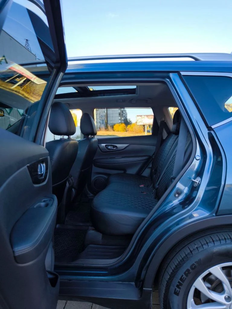 🚘 марка и модель: x-trail, 2017 📏 пробег: 162000км 📆 год: 2017 📝 кпп: (cvt) двигатель: 2л ⚙️ описание: комплектация и комфорт: - 2хзонный климат-контроль - бортовой компьютер - датчик дождя, света, навигационная система - панорамная крыша + люк - подогрев передних сидений - подогрев зеркал, лобового стекла - кожаный мультируль, круиз-контроль - регулировка руля: в 2х плоскостях - кнопка старт/стоп с бесключевым доступом - камера заднего вида, обзор 360° - передние и задние парктроники - сенсорный экран мультимедиа, bluetooth, usb - система стабилизации, антипробуксовка - омыватели фар, противотуманные фары - легкосплавные диски - рейлинги на крыше обслужен по регламенту, жидкости и фильтры заменены вовремя в салоне не курили, гаражное хранение 💰 цена: 1 650 000 🌍 город: 📞 телефон: +79495615341 - фотография - 6