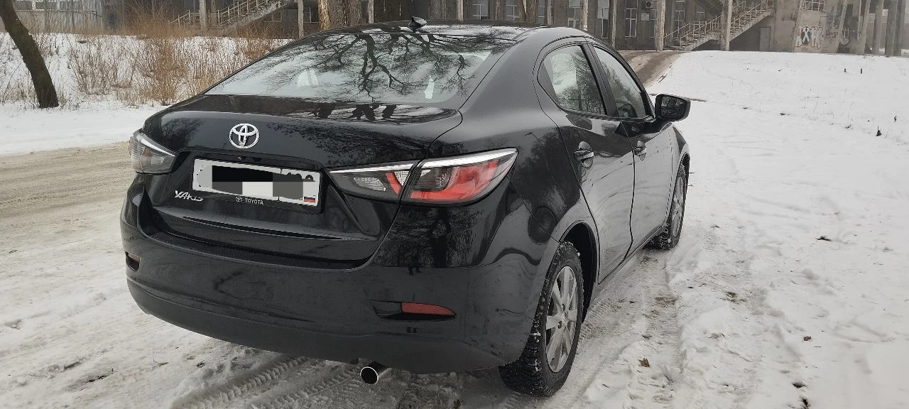 Toyota yaris 2019 год 1.5атмосферный 4 цилиндра, 107 лс, 130тыс км пробег, 6ст. автоматическая кпп местный учет машина в отличном состоянии, кузов оцинкован, ржавчины нет расход топлива 5.5- 7.5 в комплектации кнопка старт-стоп, активный круиз контроль, камера заднего хода, навигация и другое два комплекта покрышек и ковриков надёжный японский автомобиль цена 1.320 р тел +79493786727 - фотография - 3