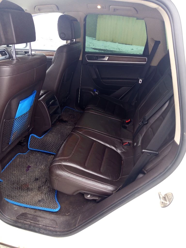 Фольксваген туарег 2010 год. 3.6 бензин. 249 л. с. 350 т. пробег. авто в дтп не было. есть возрастные подкрасы сколов. ржавчины гнили нет. двигатель полностью после капитального ремонта. расхода масла нет вообще, от замены до замены. редуктора, раздатка, акпп масла поменяны. пневма и все агрегаты работают как положено. цена 1750000. +79591335103 - фотография - 10